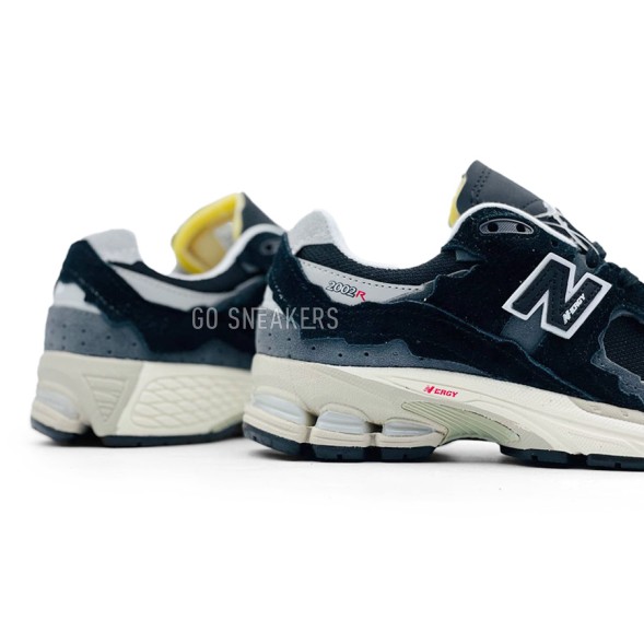Унисекс кроссовки New Balance 2002R Dark Grey Cream