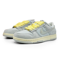 Nike SB Dunk Low Suede Grey